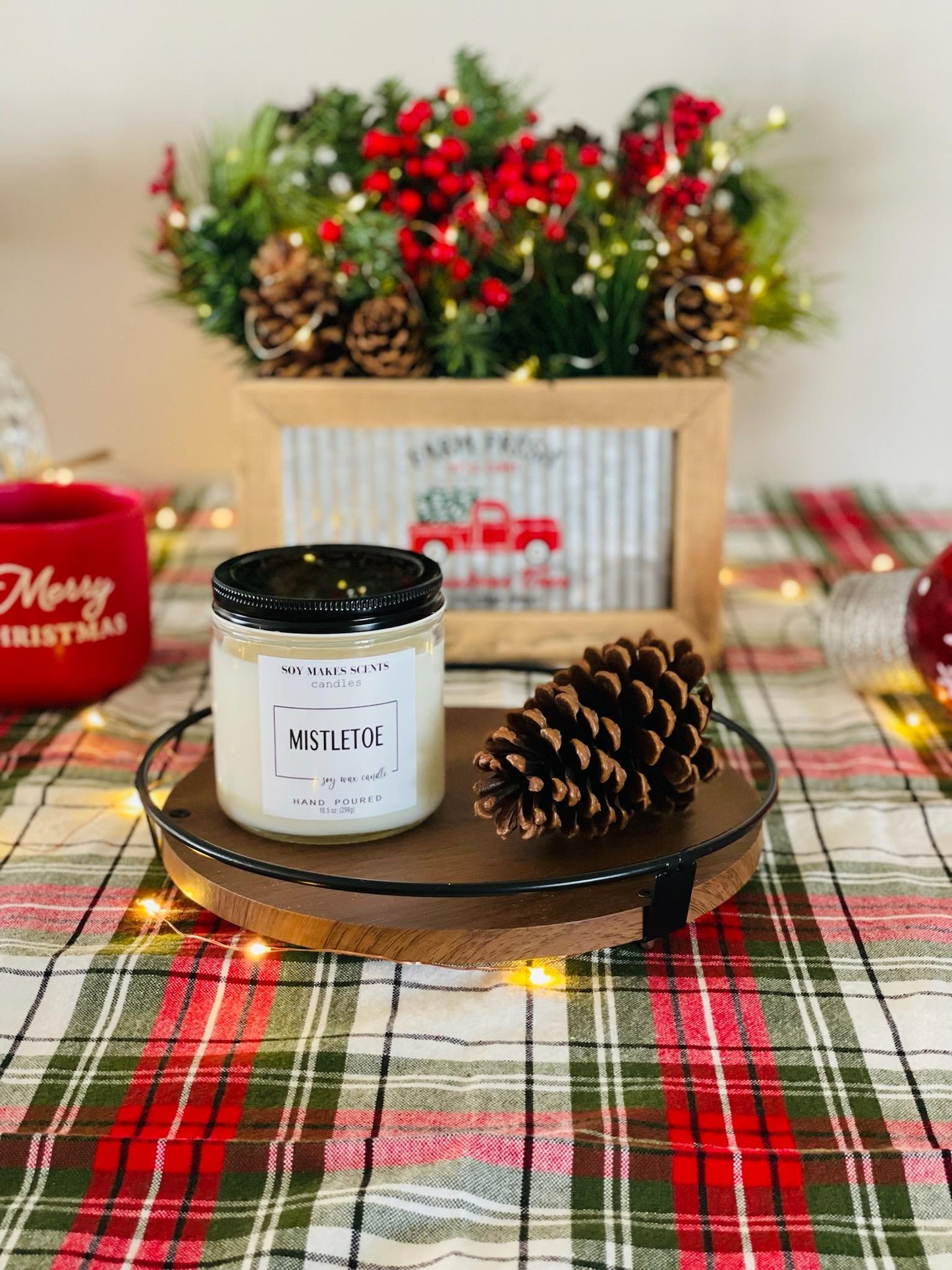 Mistletoe 10.5oz soy wax candle