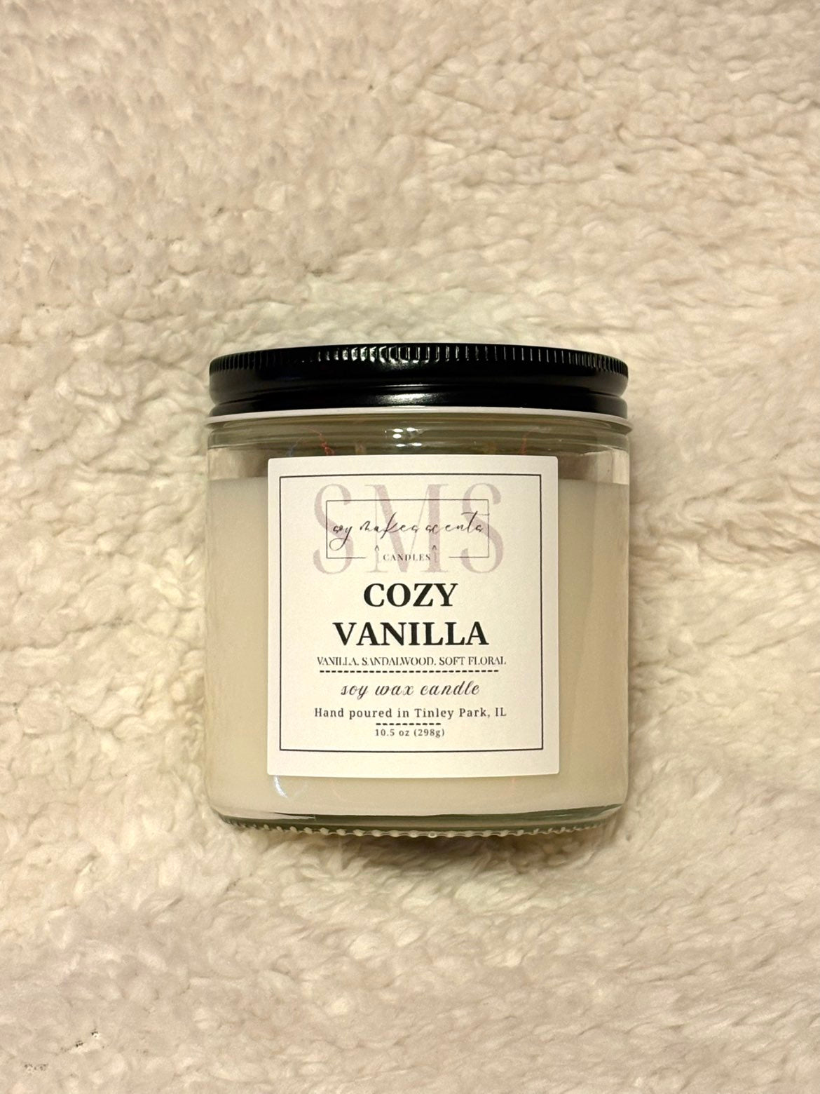 Cozy Vanilla 10.5oz soy wax candle